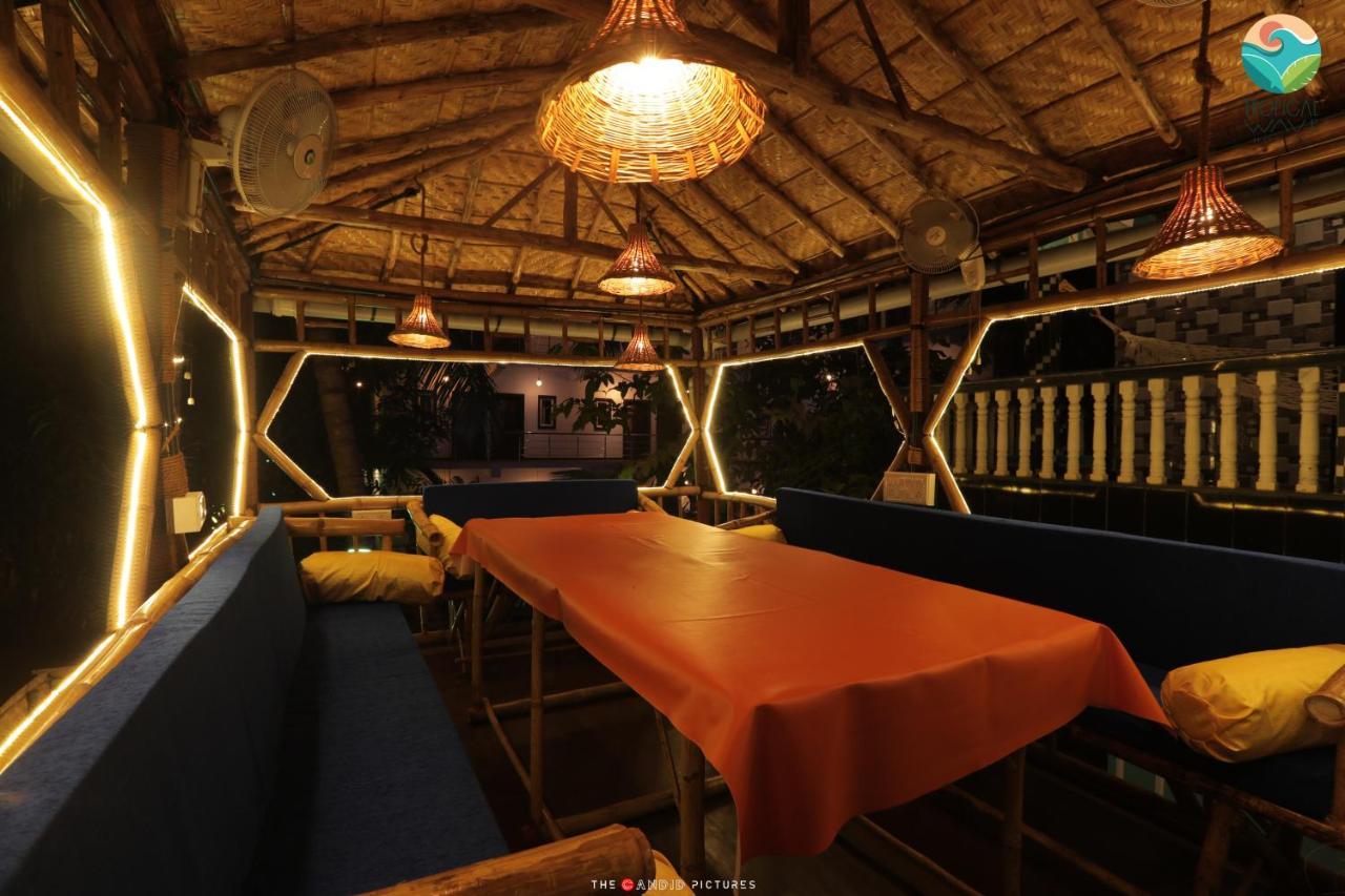 Tropical Wave Hostel Morjim Goa Exterior photo