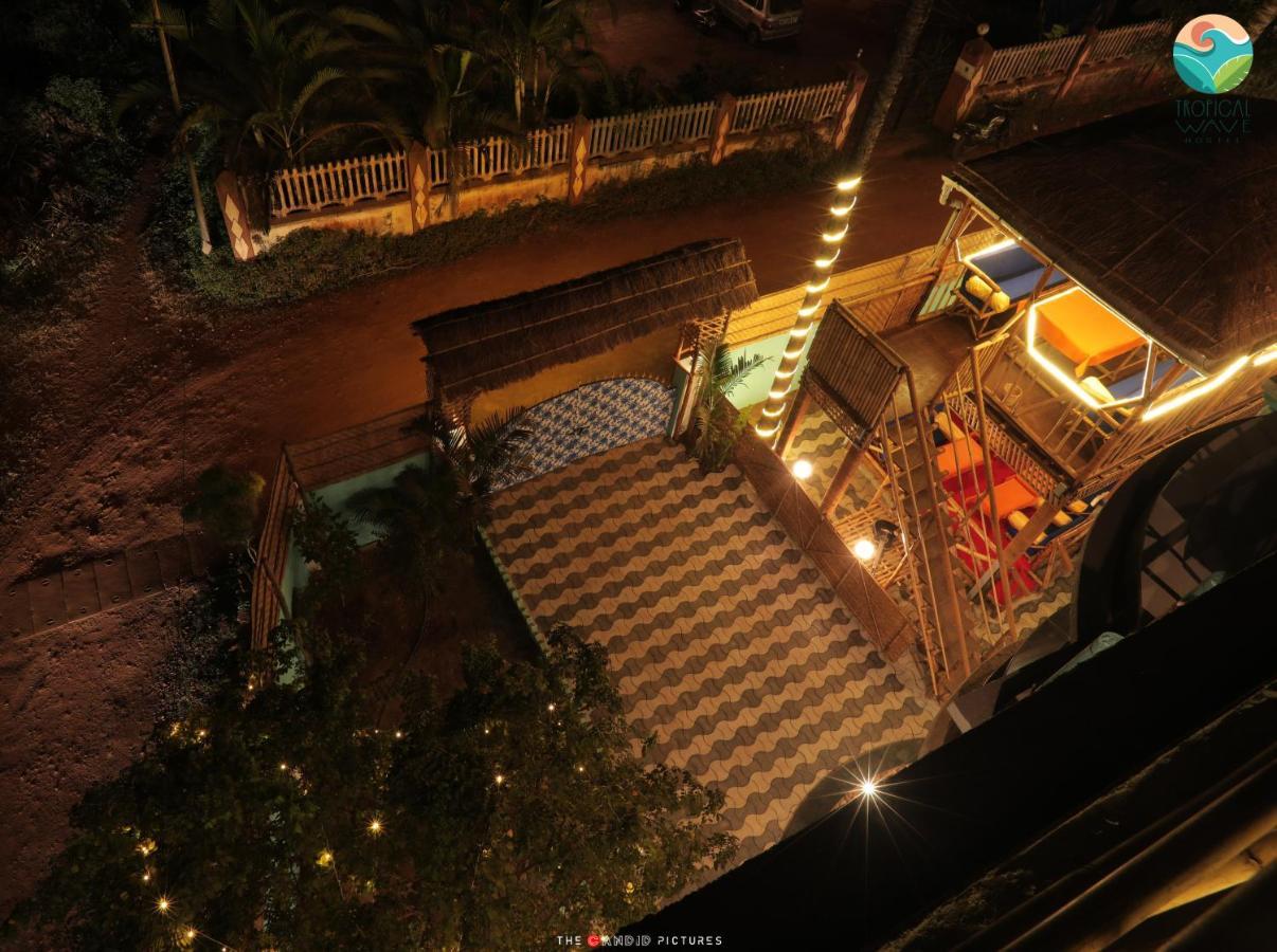 Tropical Wave Hostel Morjim Goa Exterior photo