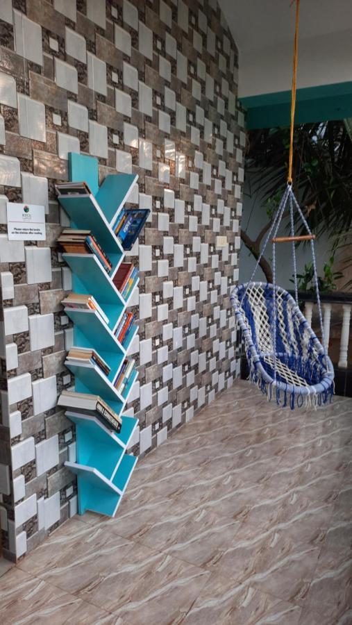 Tropical Wave Hostel Morjim Goa Exterior photo