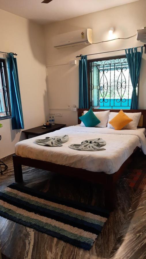 Tropical Wave Hostel Morjim Goa Exterior photo
