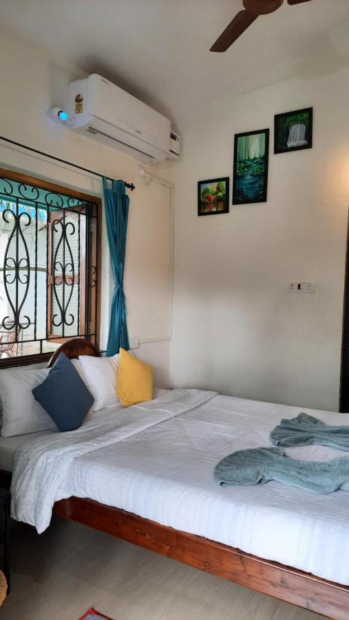 Tropical Wave Hostel Morjim Goa Exterior photo