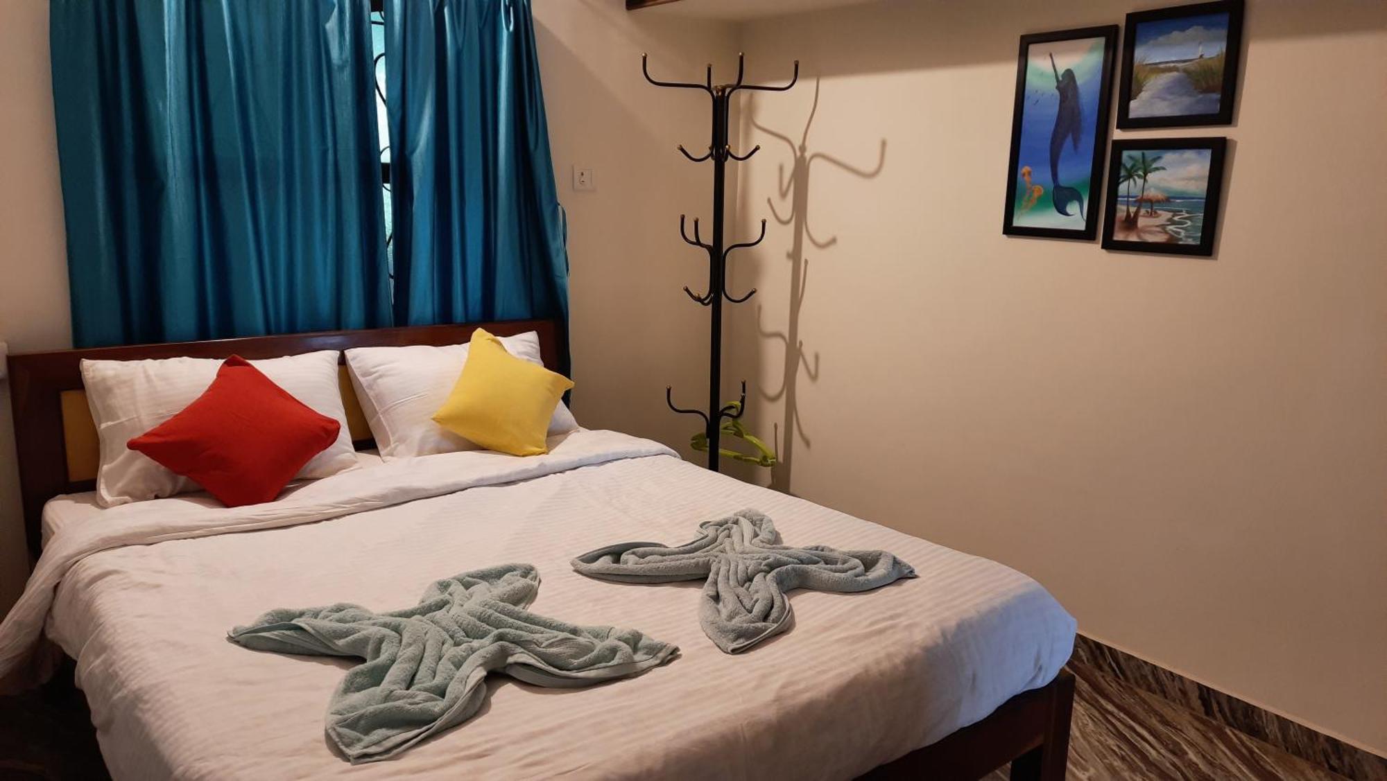 Tropical Wave Hostel Morjim Goa Exterior photo